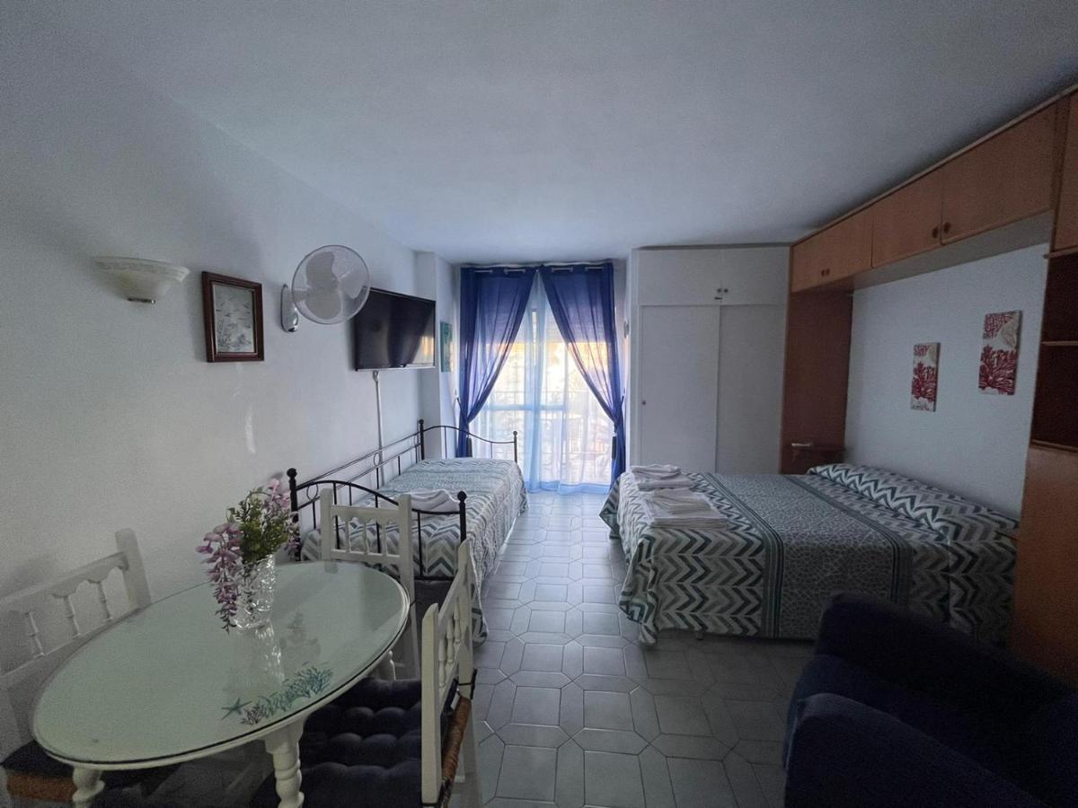 Minerva Holidays Estudio En Benalmadena Lägenhet Exteriör bild